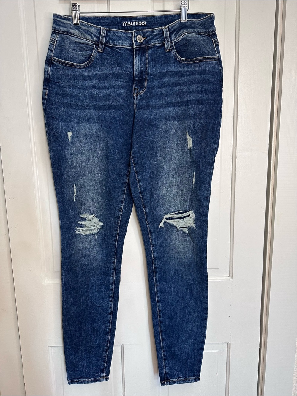 maurices Women's Skinny Jeans Blue Medium Wash Distressed Stretch 5-Pocket, L